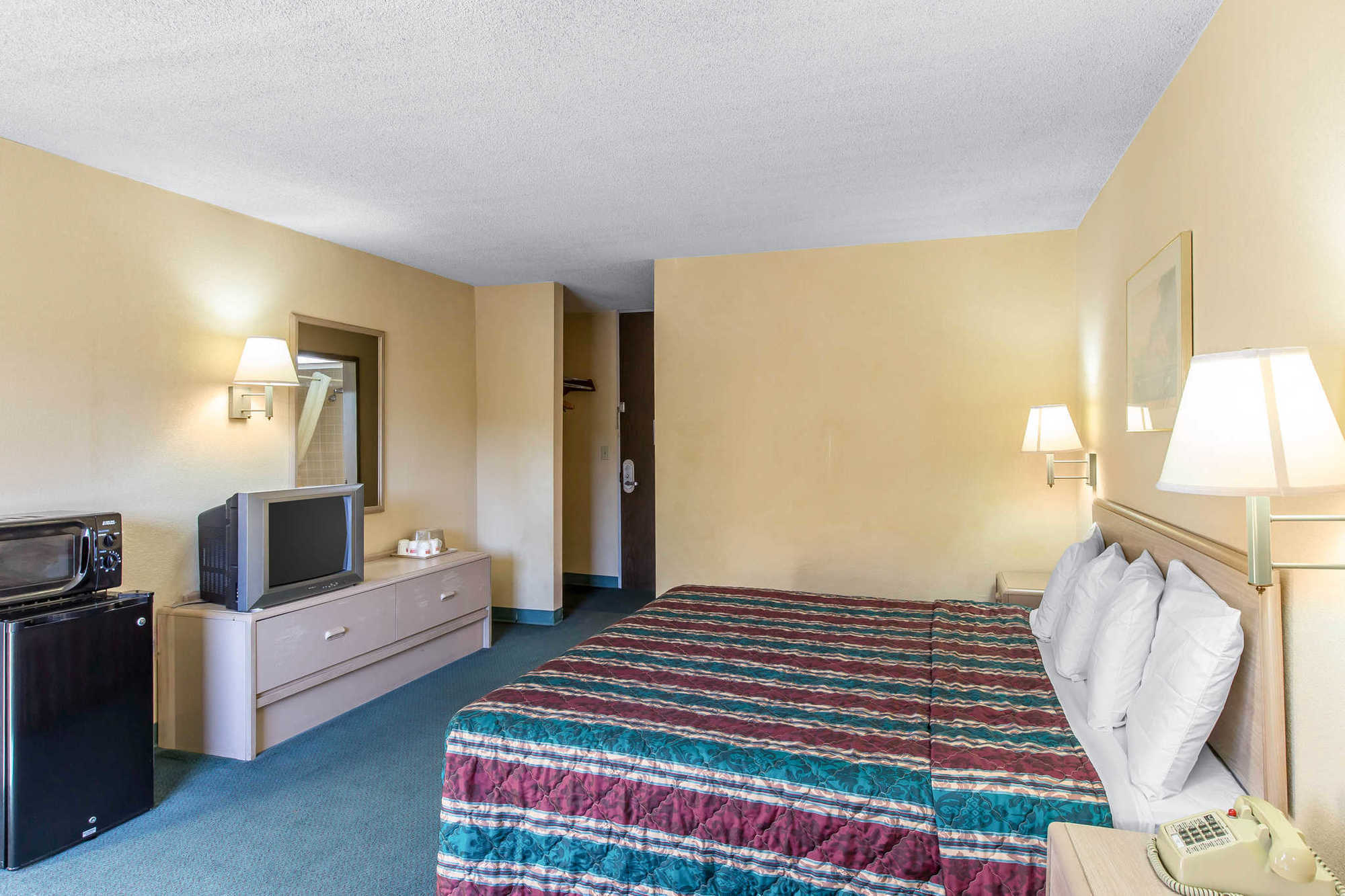 Travelodge By Wyndham Форсайт Номер фото
