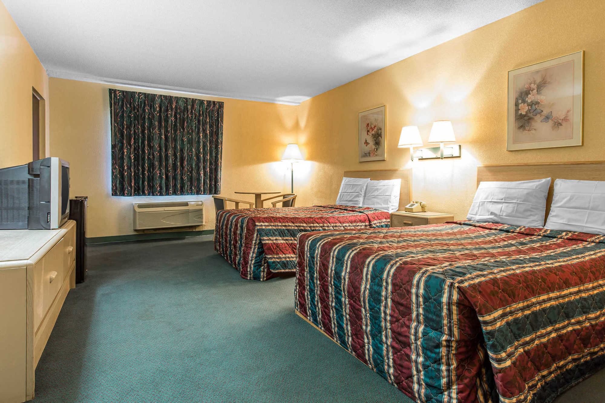 Travelodge By Wyndham Форсайт Номер фото